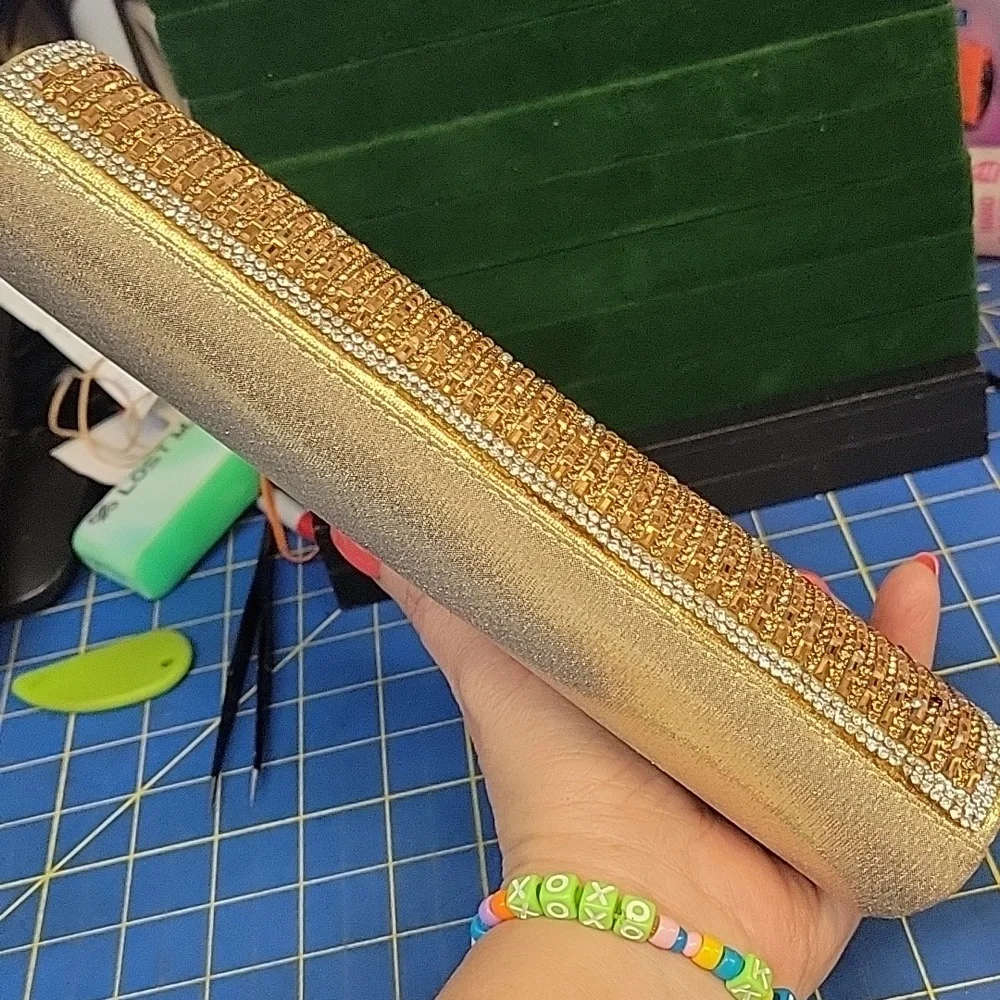 Elegant Gold and Silver Evening Bag New - Picture 4 of 4
